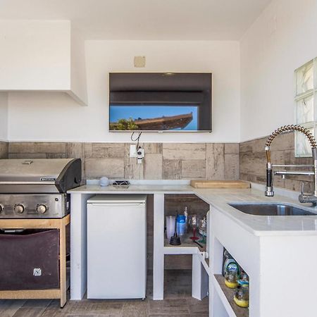 Amazing Home In Ador With Kitchenette ภายนอก รูปภาพ