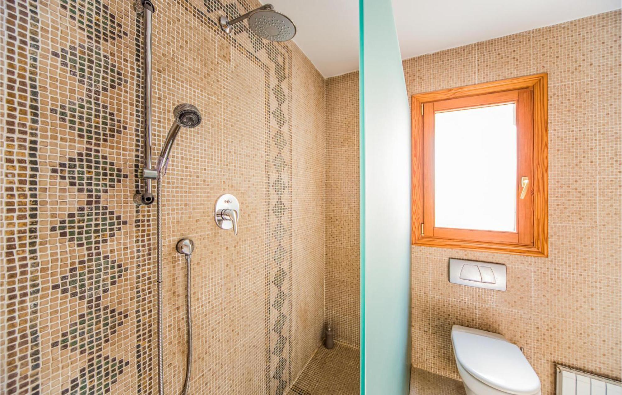 Amazing Home In Ador With Kitchenette ภายนอก รูปภาพ